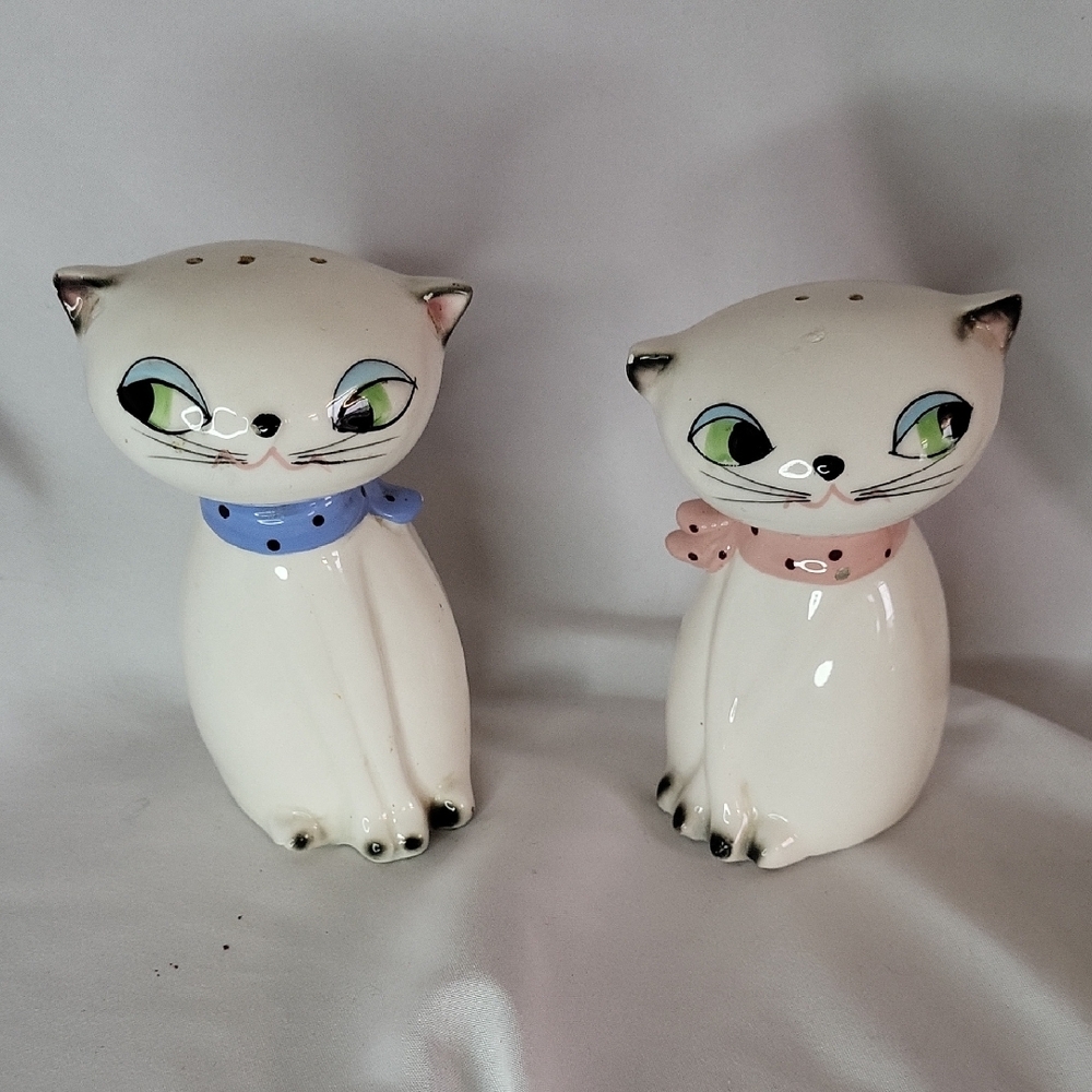 Cat Salt and Pepper Shakers Vintage Japan Howard Holt 1961 See/Read